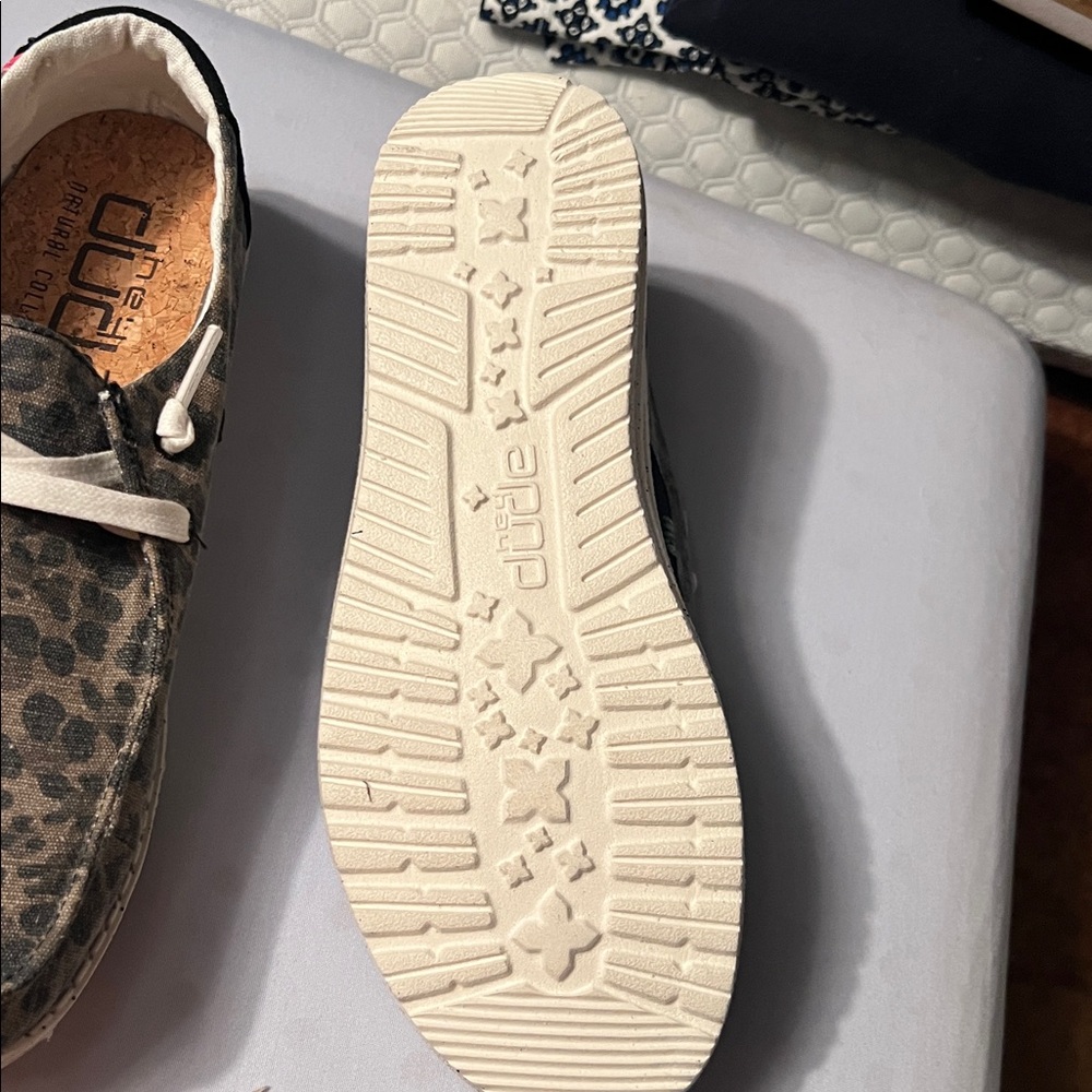 Hey Dudes Leopard Print Casual Shoes, new no tags - Picture 3 of 4